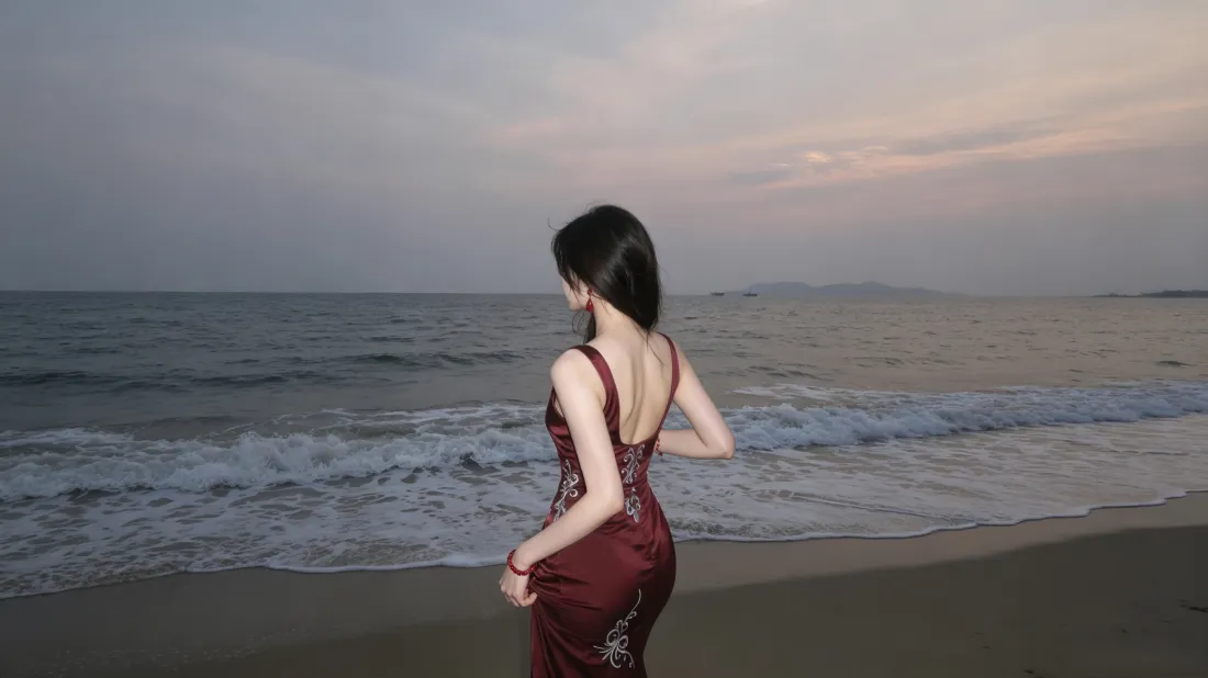 3k红裙露背美女壁纸｜海边日落背景图片 - 氛围感写真「哲风壁纸」