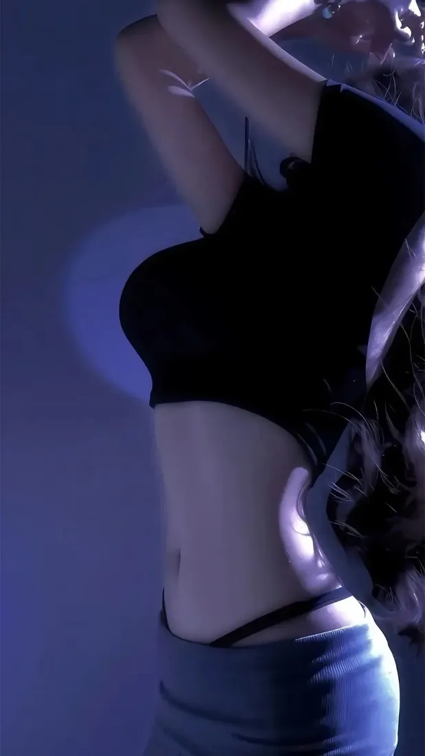 露腰美女手机壁纸｜冷蓝色调背景图片 - 氛围感人像「哲风壁纸」