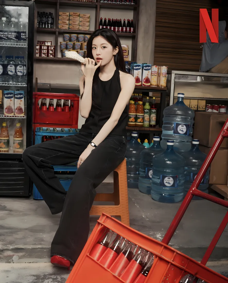 高允真手机壁纸｜便利店场景背景图片 - 酷飒时尚写真「哲风壁纸」