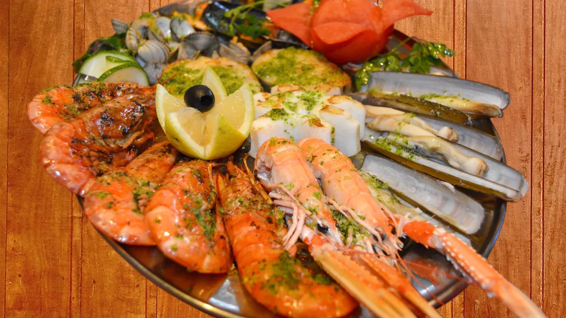 4k海鲜拼盘壁纸｜美味料理背景图片 - 鲜香诱人海鲜「哲风壁纸」