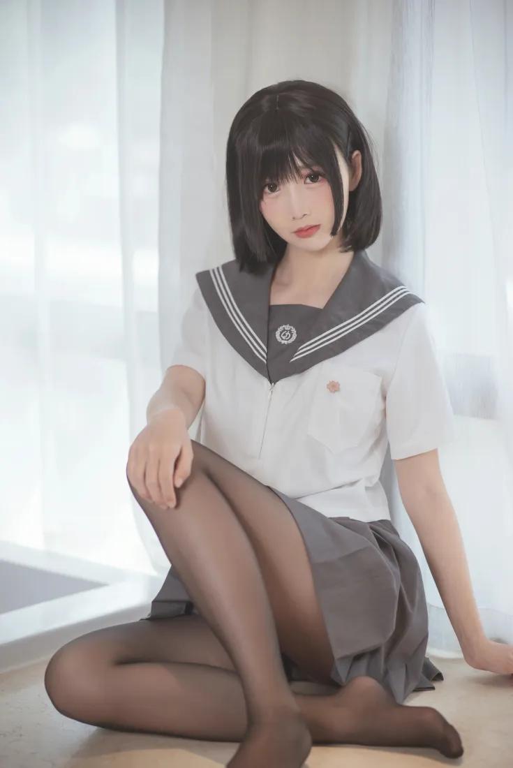 面饼仙儿手机壁纸｜JK制服少女背景图片 - 黑丝居家写真「哲风壁纸」