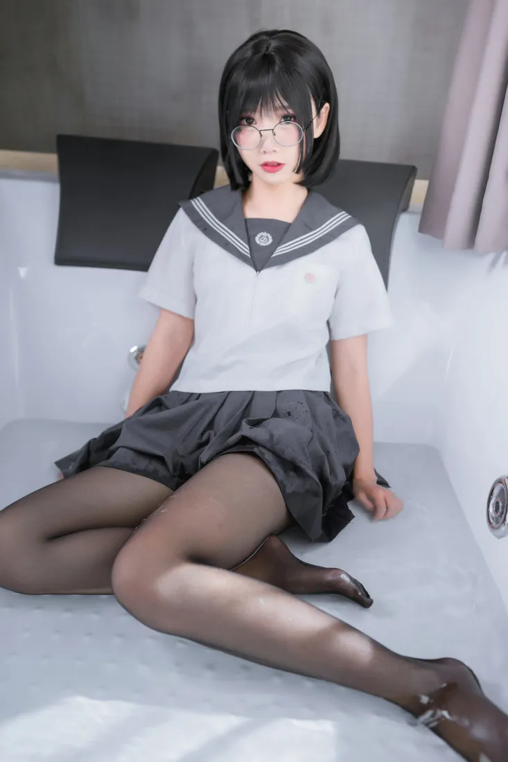 面饼仙儿手机壁纸｜JK少女背景图片 - 黑丝制服写真「哲风壁纸」