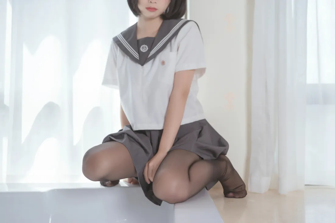 6k面饼仙儿JK少女壁纸｜黑丝写真背景图片 - 日系学生穿搭「哲风壁纸」