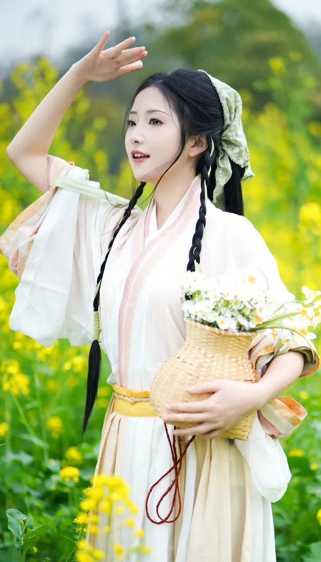 古装少女手机壁纸｜油菜花海背景图片 - 古风人像写真「哲风壁纸」