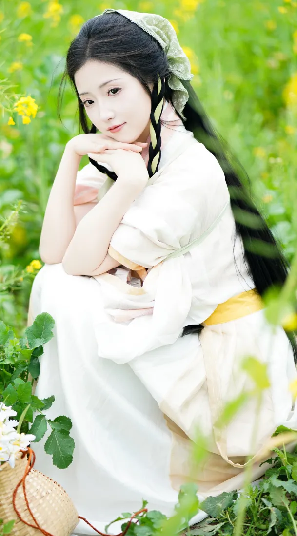 古风美女手机壁纸｜油菜花田背景图片 - 清新古装写真「哲风壁纸」
