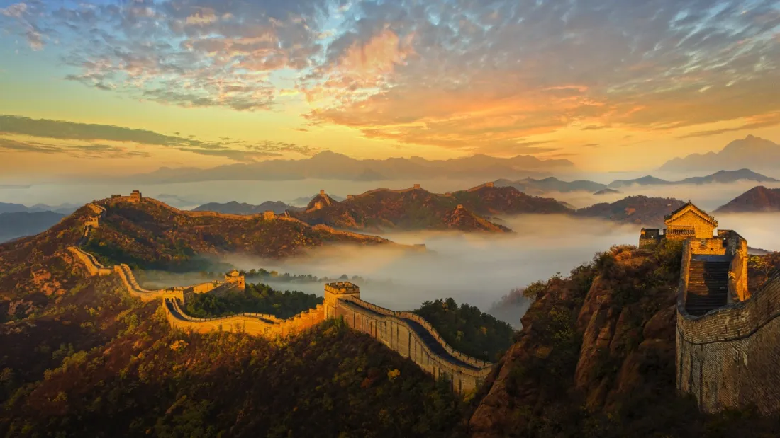 2k长城壁纸｜云海山峦朝霞背景图片 - 壮丽自然风光「哲风壁纸」