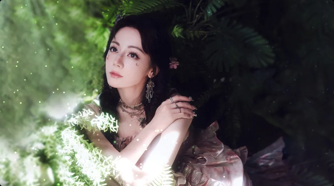 2k迪丽热巴壁纸｜森系柔光背景图片 - 氛围感女明星写真「哲风壁纸」