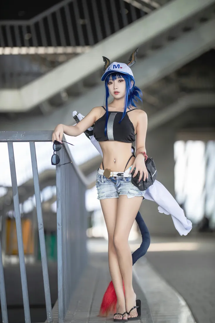 假日威龙陈手机壁纸｜户外天桥背景图片 - 鬼畜瑶cosplay「哲风壁纸」