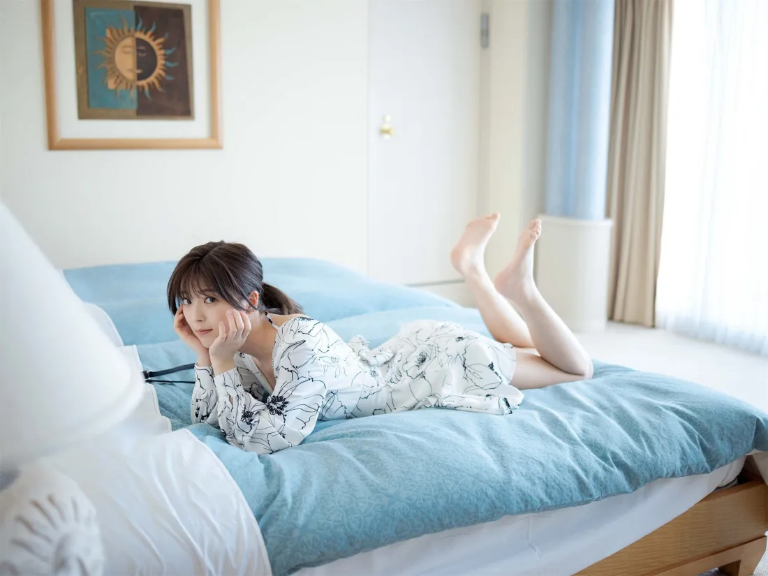 3k睡衣美女壁纸｜居家卧室背景图片 - 清纯可爱少女「哲风壁纸」