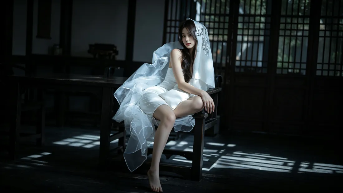 3k头纱白裙美女壁纸｜古风室内光影背景图片 - 高级感写真「哲风壁纸」