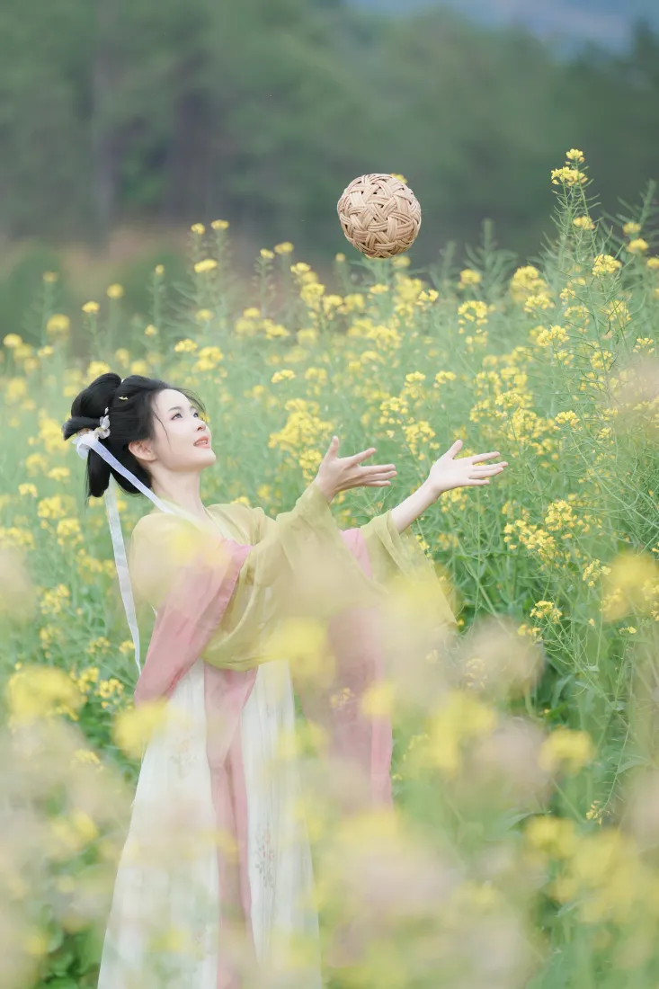 汉服美女手机壁纸｜油菜花海背景图片 - 古风清新写真「哲风壁纸」