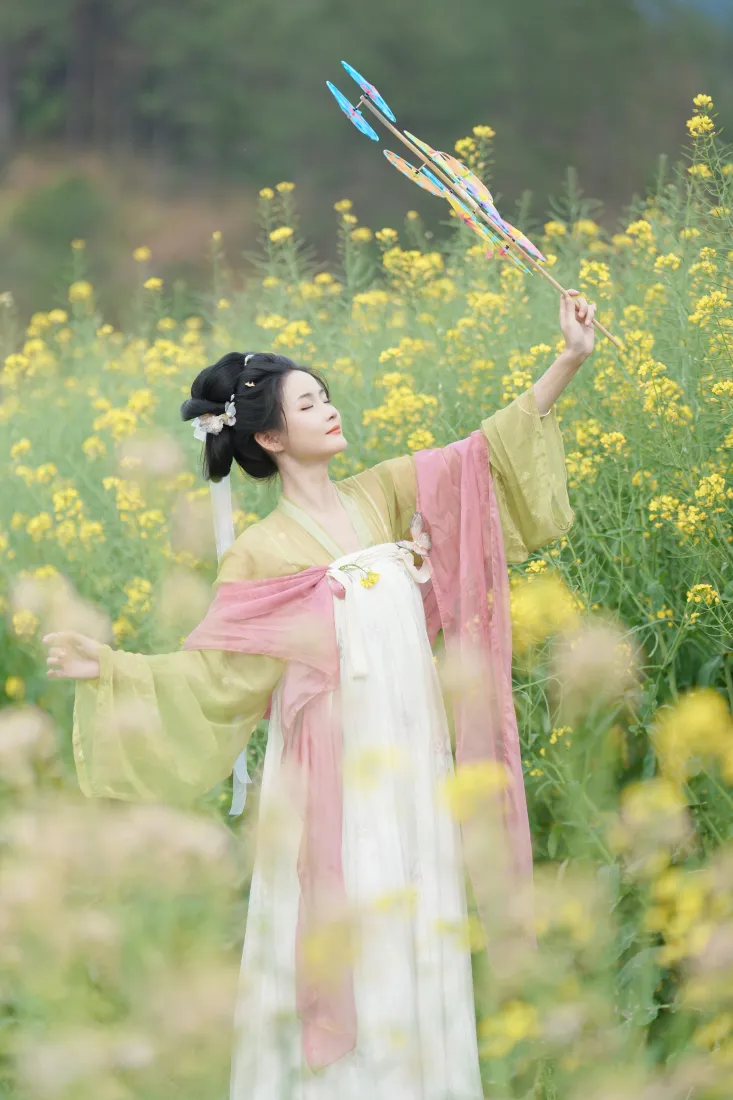 汉服美女手机壁纸｜油菜花海背景图片 - 古风清新户外写真「哲风壁纸」