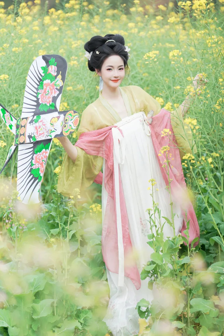 汉服美女手机壁纸｜油菜花海背景图片 - 春日古风「哲风壁纸」