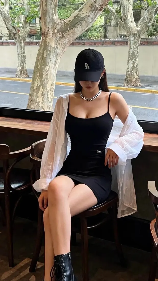 时尚美女手机壁纸｜街头休闲穿搭背景图片 - 气质氛围感写真「哲风壁纸」