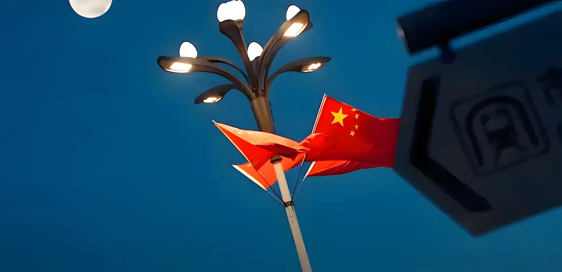 9k五星红旗壁纸｜蓝天街景背景图片 - 爱国主题「哲风壁纸」