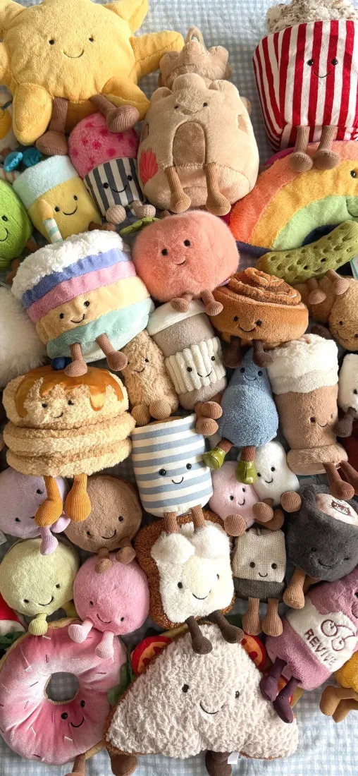 Jellycat食物玩偶手机壁纸｜治愈软萌背景图片 - 可爱毛绒「哲风壁纸」