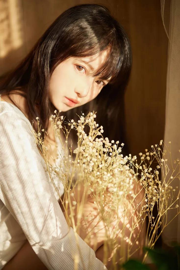 性感美女手机壁纸｜暖光满天星背景图片 - 氛围感少女「哲风壁纸」