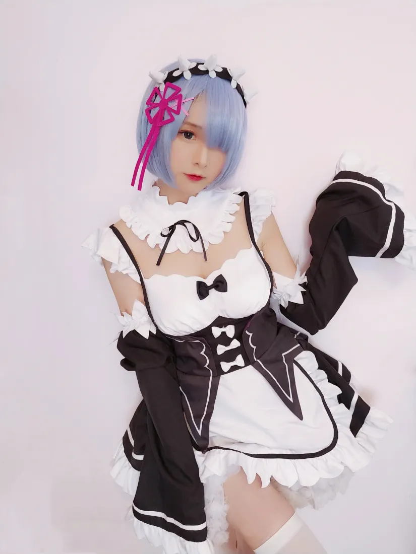 蕾姆手机壁纸｜女仆cosplay白丝背景图片 - 古川kagura写真「哲风壁纸」