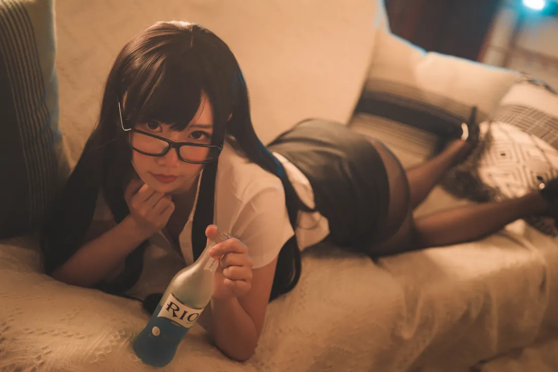6k面饼仙儿壁纸｜女秘书cos背景图片 - 黑丝性感写真「哲风壁纸」