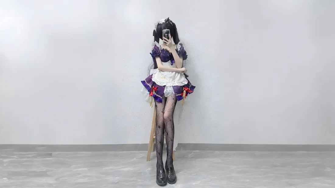 4k女仆装coser壁纸｜室内对镜自拍背景图片 - 黑丝长腿少女「哲风壁纸」