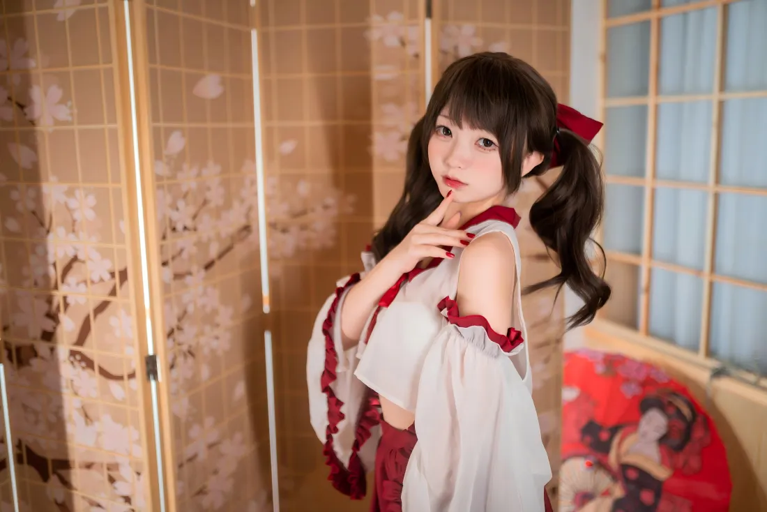 6k双马尾少女壁纸｜日式和风背景图片 - 巫女服cos写真「哲风壁纸」