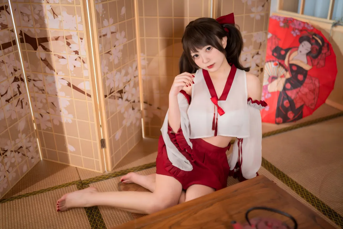 6k双马尾巫女cos壁纸｜日式和风背景图片 - 真人美女写真「哲风壁纸」