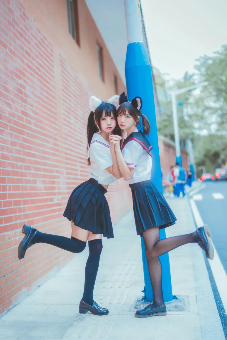 桜桃喵&疯猫ss手机壁纸｜街拍JK背景图片 - 黑丝猫耳少女「哲风壁纸」