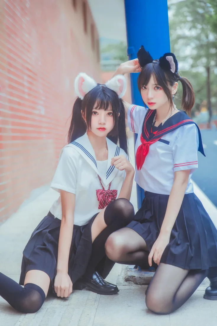 桜桃喵&疯猫ss手机壁纸｜JK少女街拍背景图片 - 黑丝猫耳穿搭「哲风壁纸」