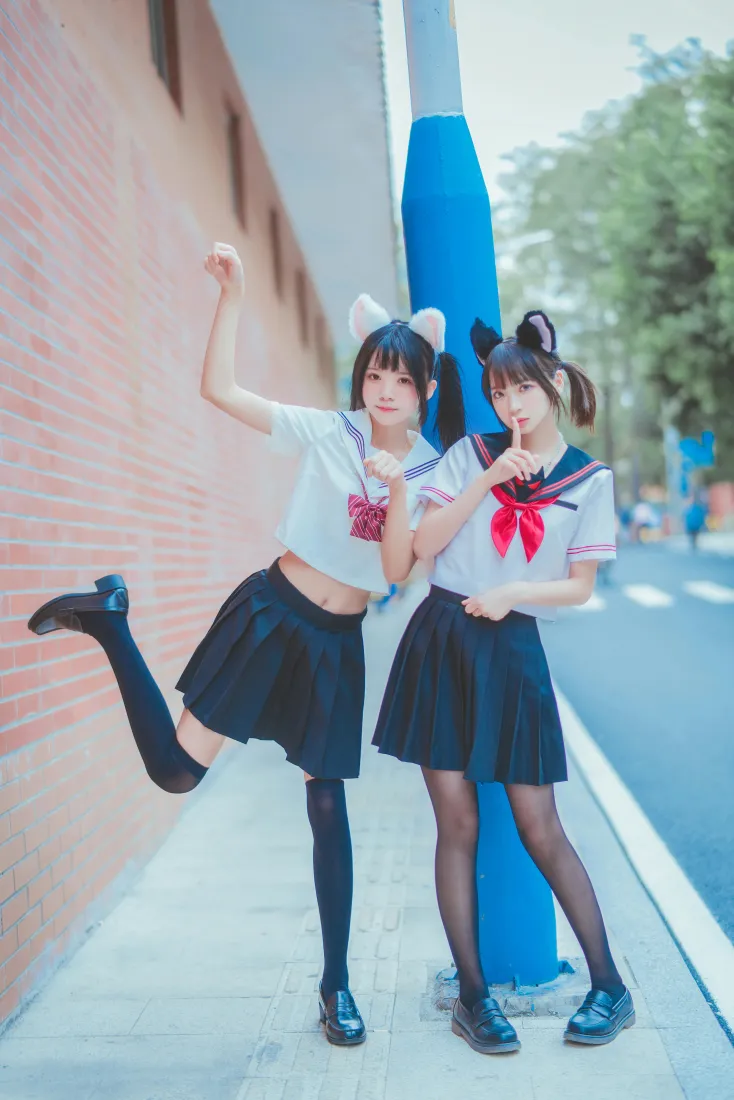 桜桃喵&疯猫ss手机壁纸｜JK少女街拍背景图片 - 猫耳黑丝「哲风壁纸」