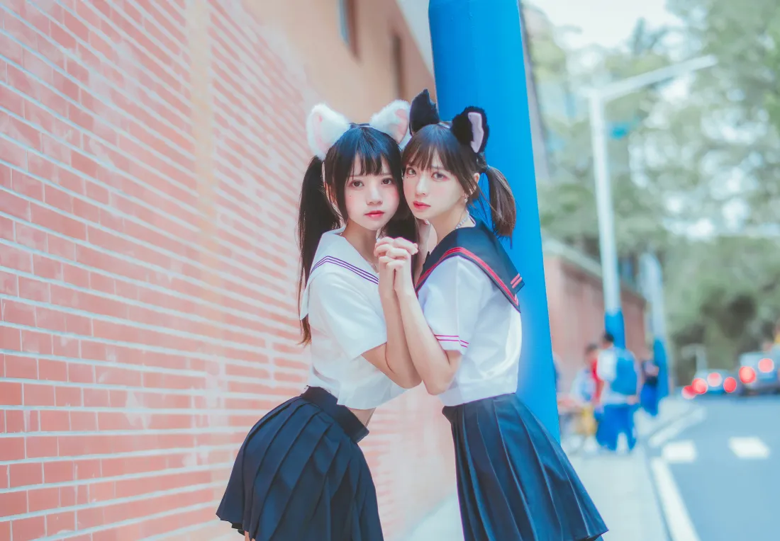 5k桜桃喵&疯猫ss壁纸｜JK少女街拍背景图片 - 猫耳制服写真「哲风壁纸」