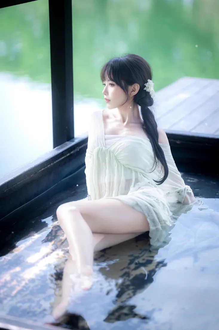 江南古风美女手机壁纸｜乌篷船临水背景图片 - 清新治愈氛围感「哲风壁纸」
