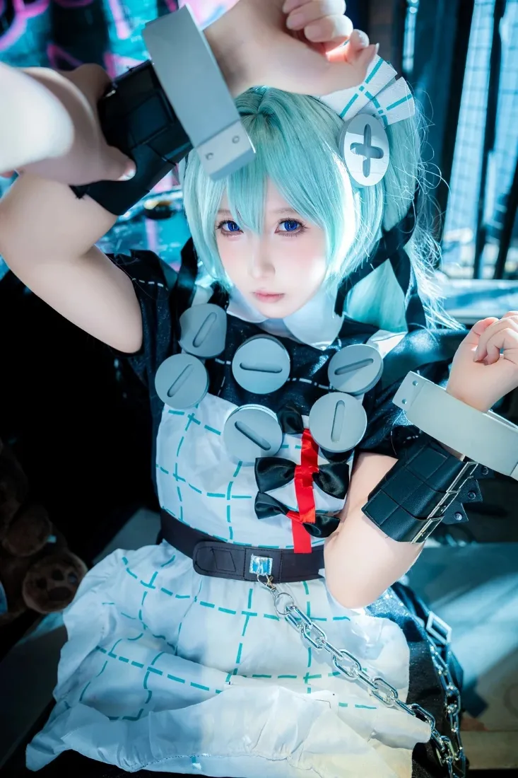 初音未来cos手机壁纸｜浅蓝色人像背景图片 - 二次元写真「哲风壁纸」