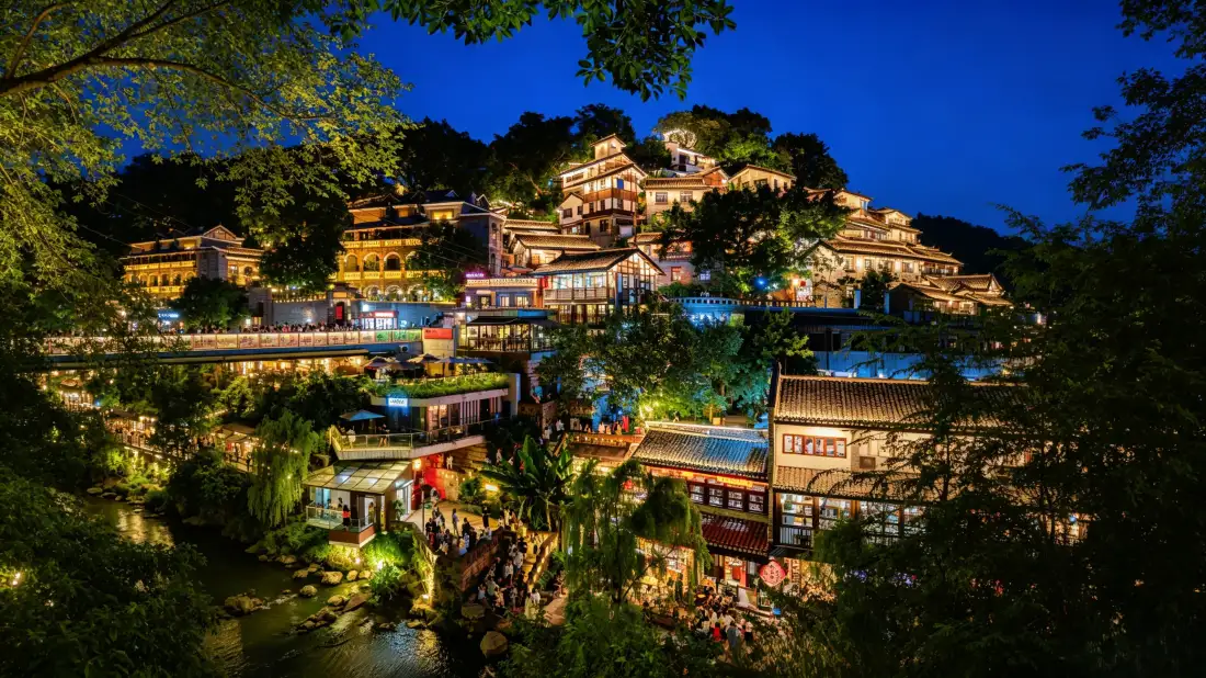 3k西江千户苗寨壁纸｜万家灯火古寨背景图片 - 治愈山野夜景「哲风壁纸」