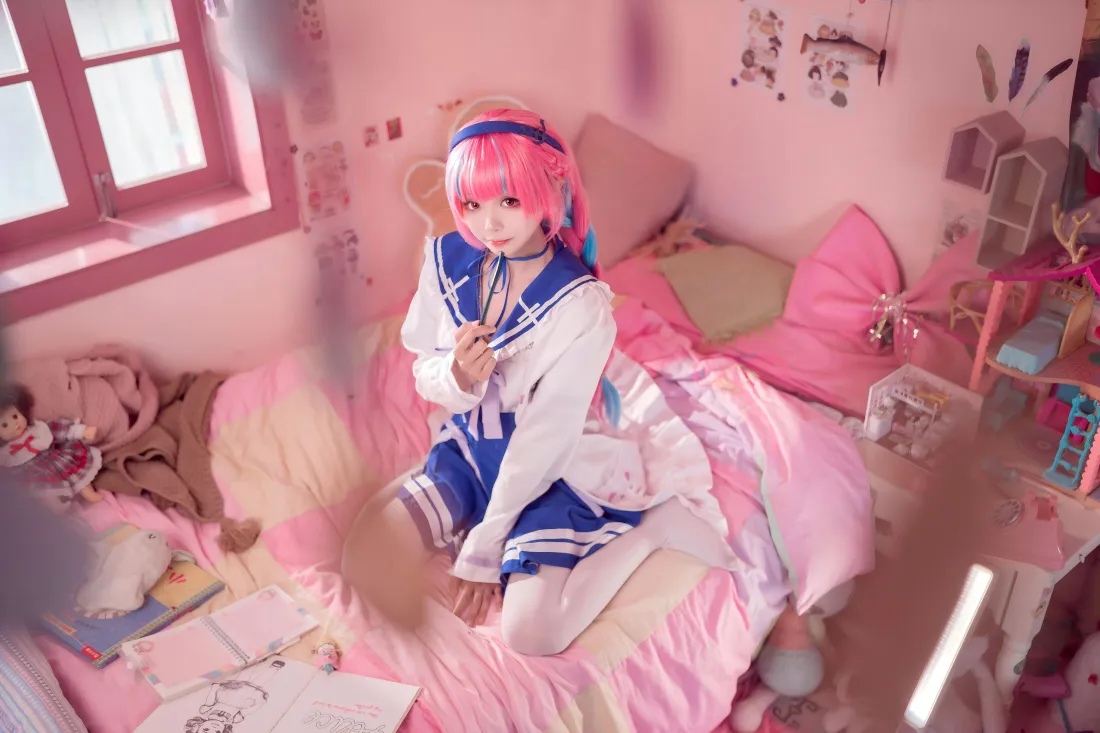 8k粉发cos少女壁纸｜粉色卧室背景图片 - 白丝水手服「哲风壁纸」