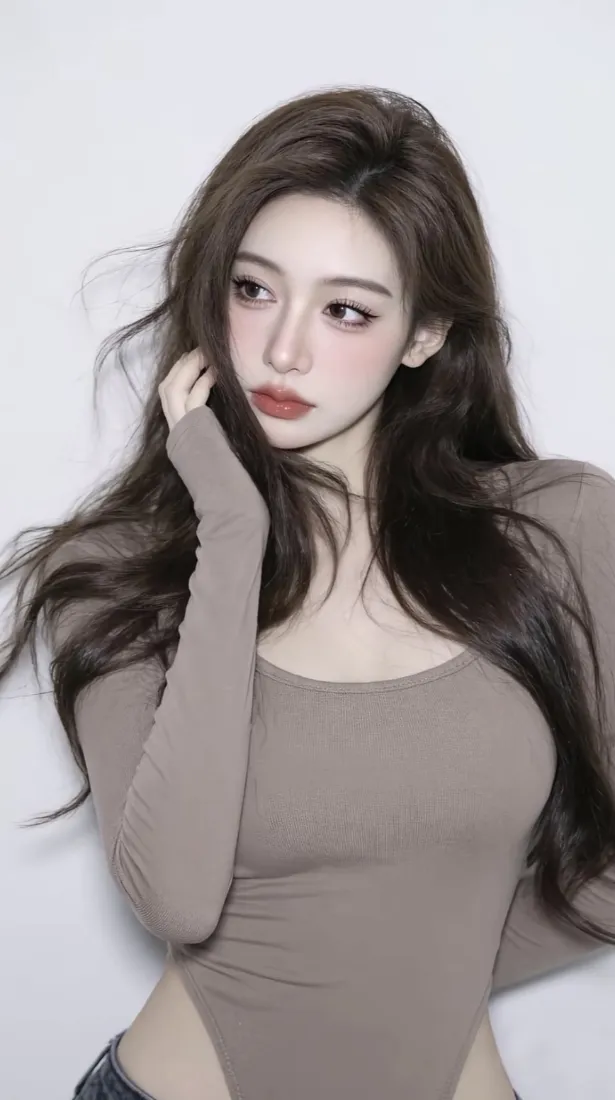 长发气质美女手机壁纸｜简约纯色背景图片 - 高级感时尚写真「哲风壁纸」