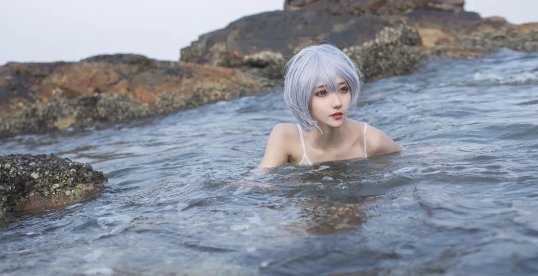 4k绫波丽壁纸｜海边cos背景图片 - 南桃Momoko「哲风壁纸」