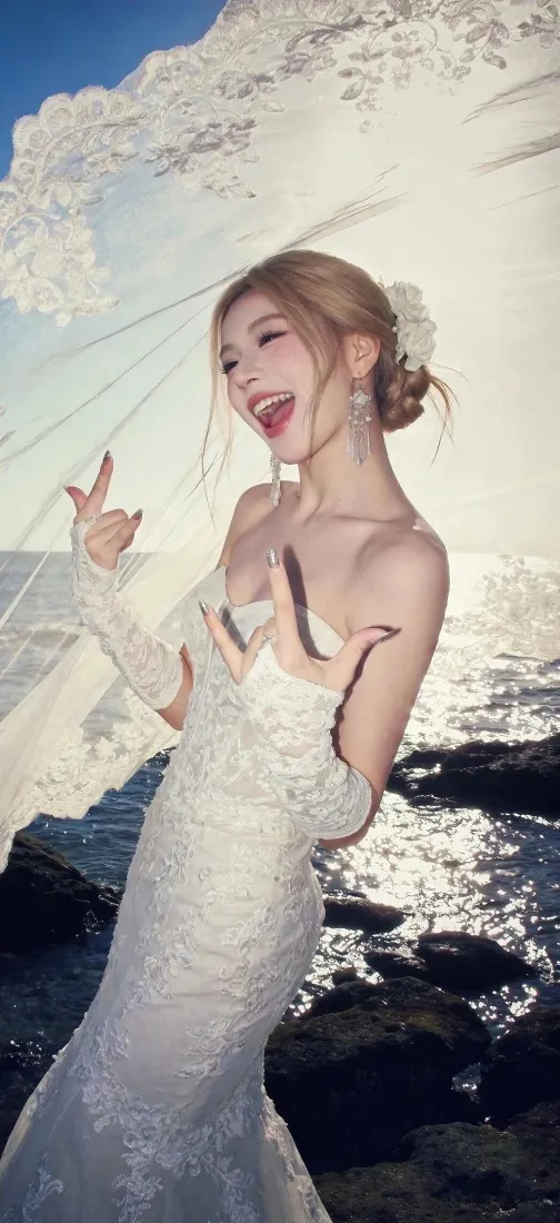 海边婚纱美女手机壁纸｜海岸礁石背景图片 - 性感气质写真「哲风壁纸」