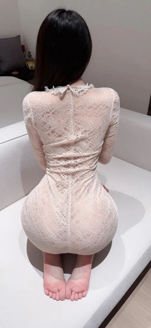 长发性感美女手机壁纸｜居家沙发背景图片 - 紧身裙曼妙背影「哲风壁纸」