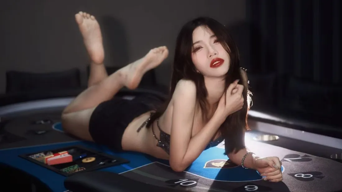 4k性感长发美女壁纸｜扑克桌背景图片 - 玉足写真「哲风壁纸」