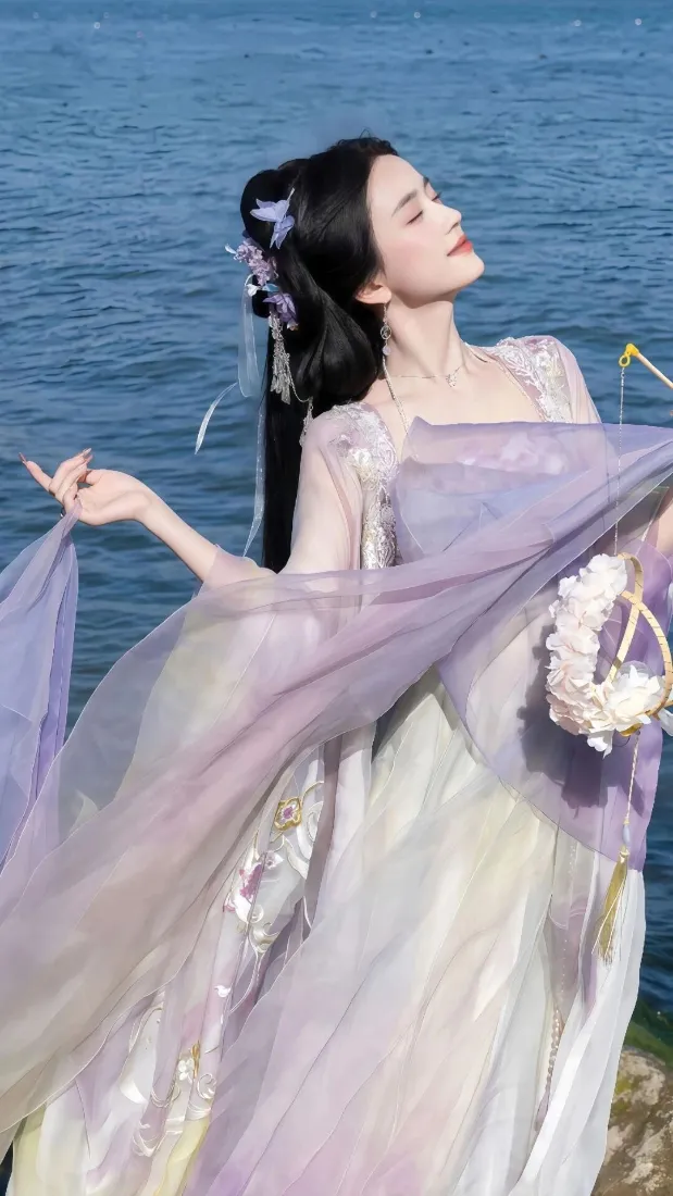 紫衣古装美女手机壁纸｜湖边氛围感背景图片 - 古风写真「哲风壁纸」