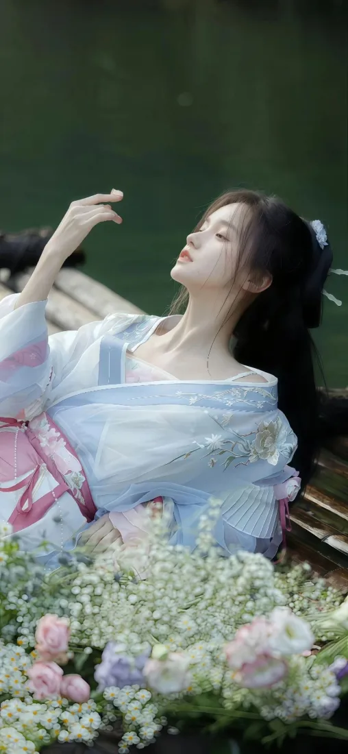 古装少女手机壁纸｜鲜花木船背景图片 - 清新古风写真「哲风壁纸」