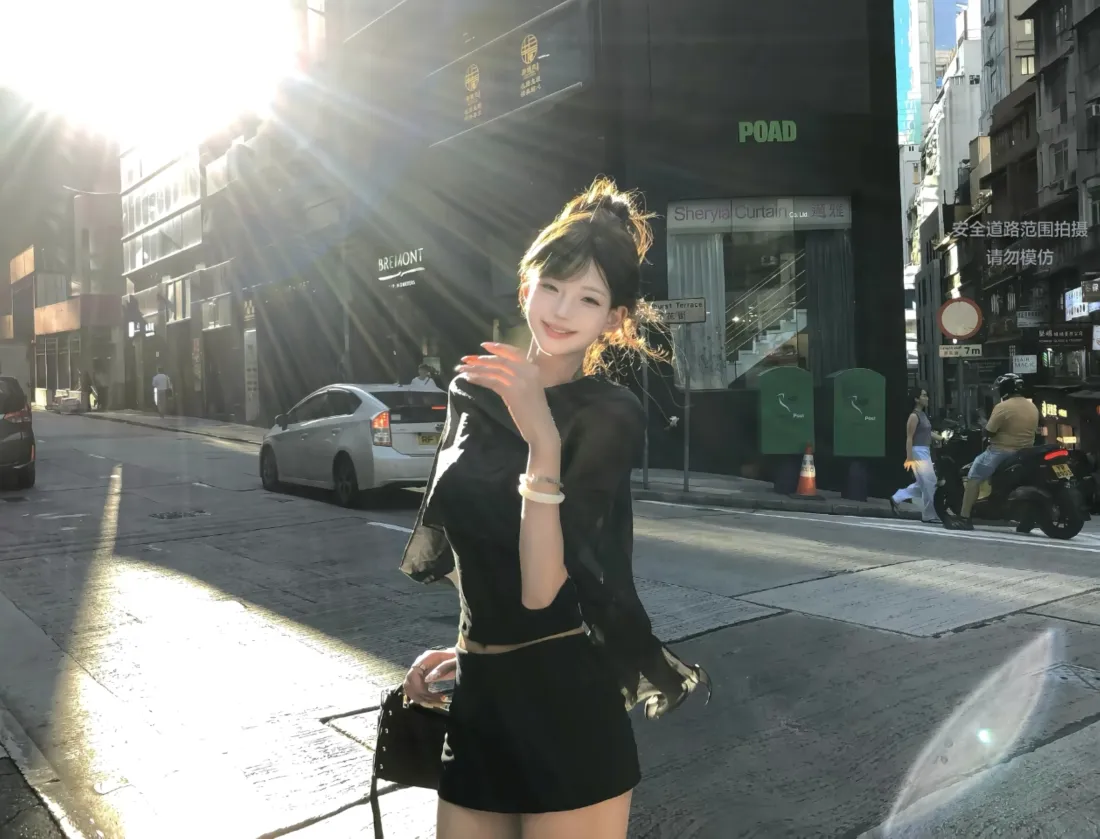 5k卓别图壁纸｜城市街拍背景图片 - 时尚穿搭阳光氛围感女生「哲风壁纸」