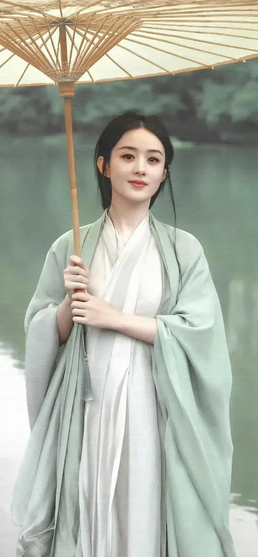 赵丽颖手机壁纸｜江南湖边背景图片 - 古风浅绿古装撑伞造型「哲风壁纸」