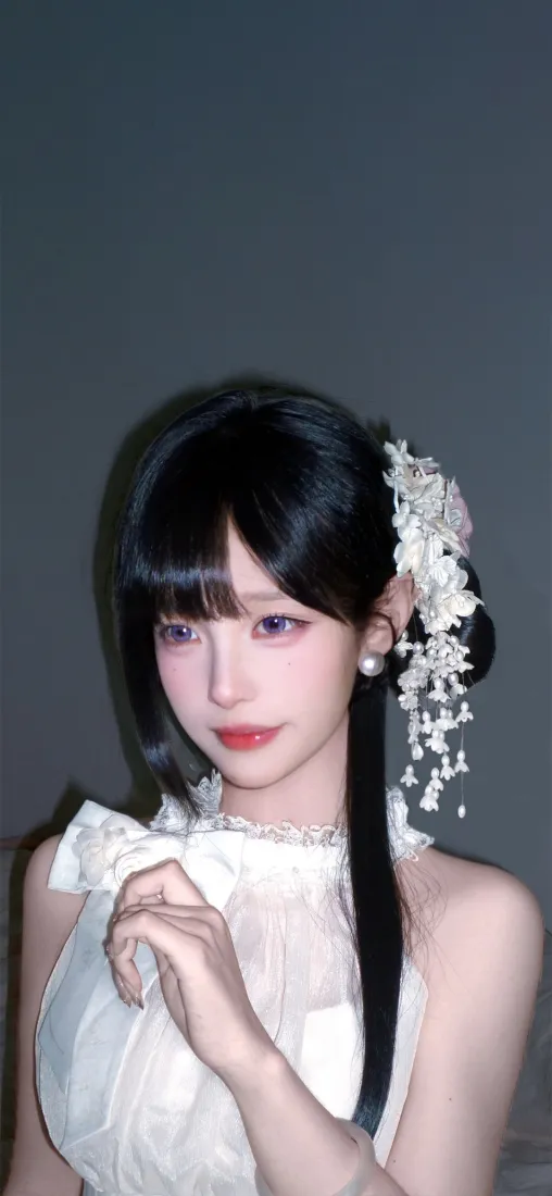 白裙黑长直美女手机壁纸｜灰色背景图片 - 性感优雅清冷「哲风壁纸」
