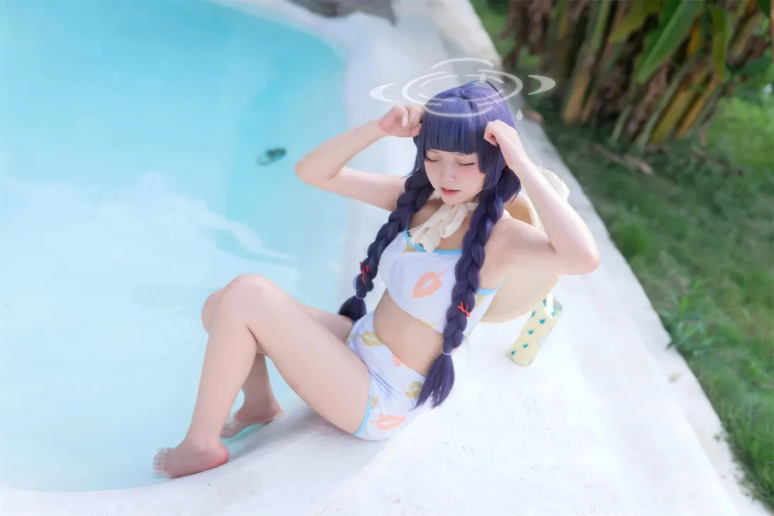 8k泳装cos美女壁纸｜夏日泳池背景图片 - 性感写真「哲风壁纸」