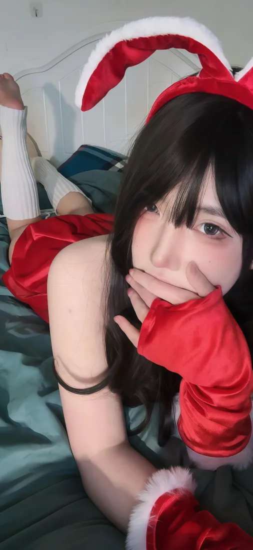 兔女郎cos手机壁纸｜红色圣诞装背景图片 - 居家甜美少女「哲风壁纸」