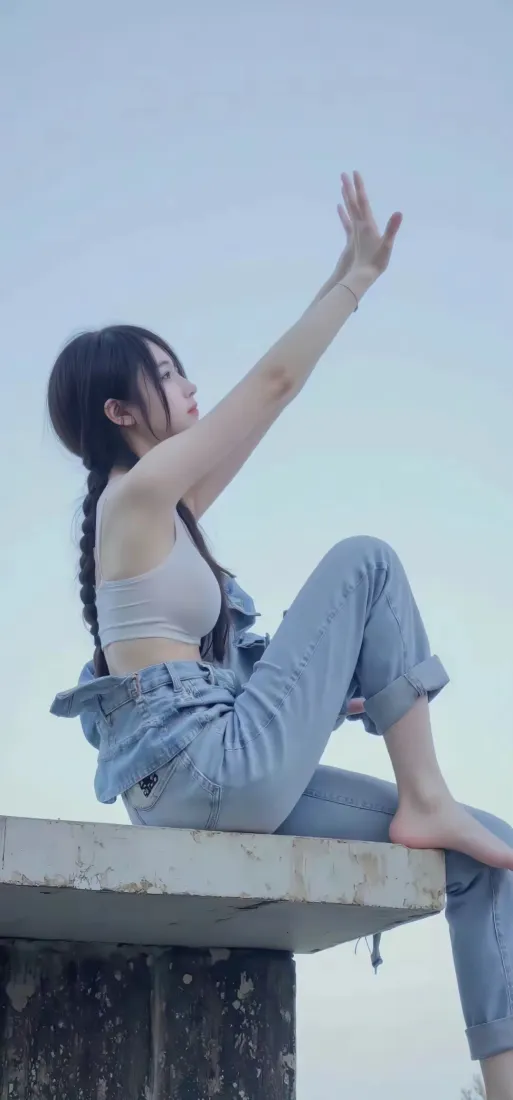 麻花辫少女手机壁纸｜天台蓝天背景图片 - 清新治愈氛围感「哲风壁纸」
