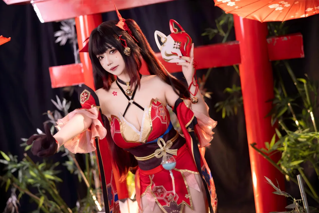6k花火cos壁纸｜日式鸟居背景图片 - 古风狐面写真「哲风壁纸」
