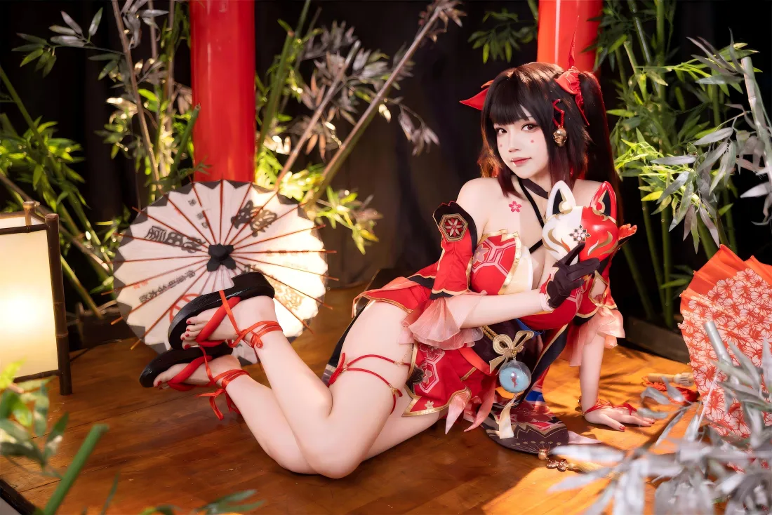 6k花火cos壁纸｜竹林古风背景图片 - 红衣少女写真「哲风壁纸」