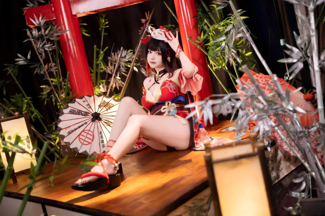 6k花火cos壁纸｜日式鸟居背景图片 - 性感美女写真「哲风壁纸」